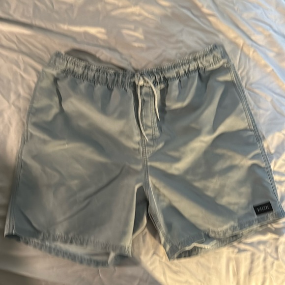Ripcurl shorts - Picture 1 of 5